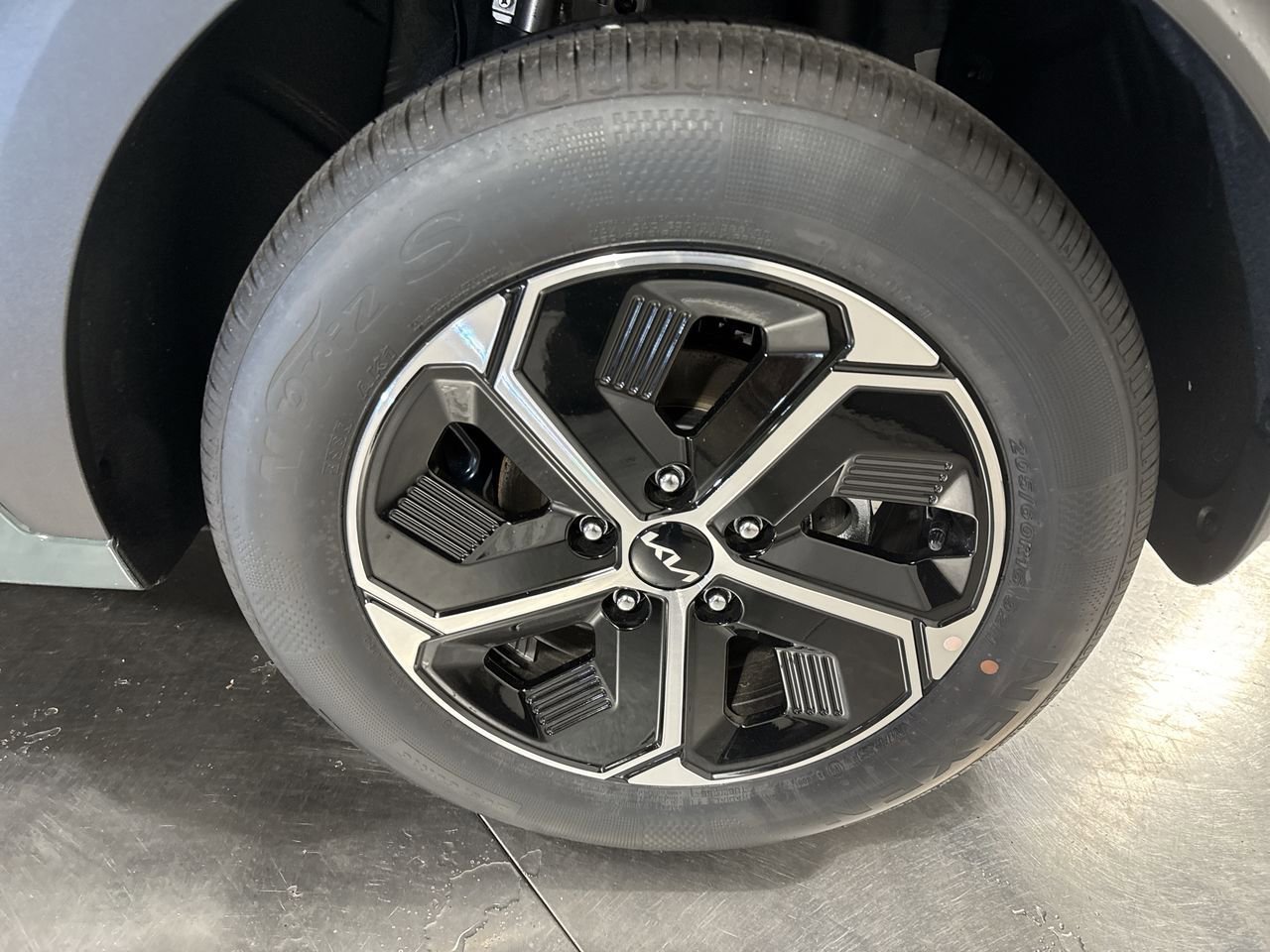 New 2026 Kia Niro EX FWD image 15