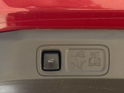 Used 2020 Ford Expedition XLT w/ Equipment Group 202A RWD image 35
