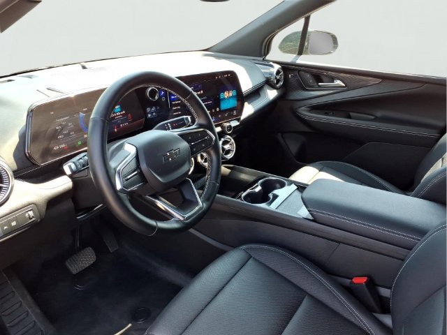 Used 2025 Chevrolet Blazer EV LT FWD image 3