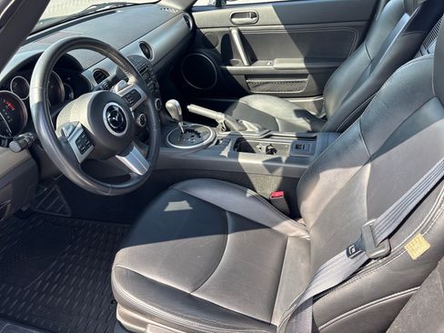 Used 2009 MAZDA MX-5 Miata Grand Touring w/ Premium Pkg RWD image 4