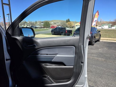 Used 2020 Chevrolet Colorado Z71 image 25