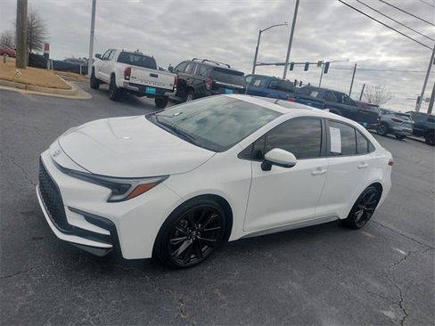 Used 2024 Toyota Corolla XSE image 3