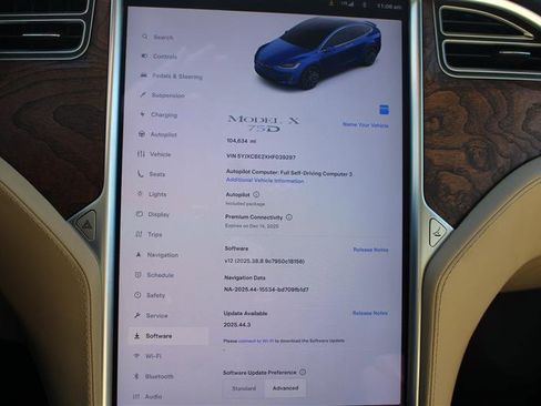 Used 2017 Tesla Model X 75D image 25