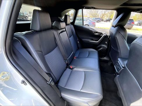 Used 2025 Toyota RAV4 XSE w/ Weather Package image 21