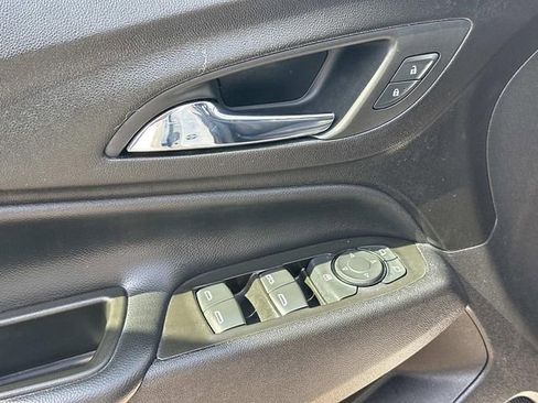 Used 2024 Chevrolet Equinox LT AWD/4WD image 15