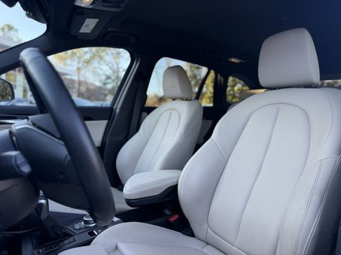 Used 2019 BMW X1 sDrive28i w/ Convenience Package image 11
