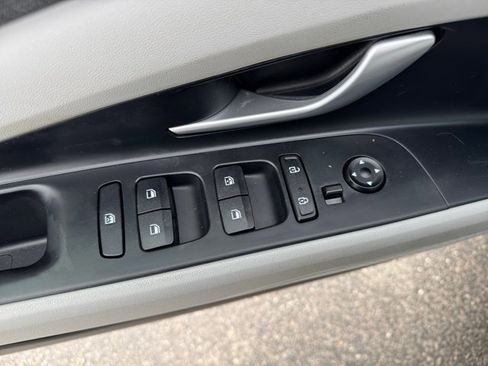 Used 2023 Hyundai Elantra Limited image 18