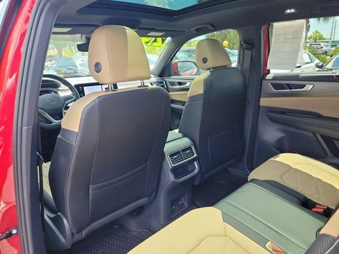 Certified 2024 Volkswagen Atlas Cross Sport SE w/ Panoramic Sunroof Package AWD/4WD image 13