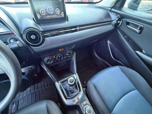 Used 2017 Toyota Yaris iA FWD image 10