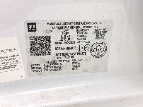 Used 2025 GMC Sierra 2500 AT4 w/ AT4 Premium Plus Package image 37