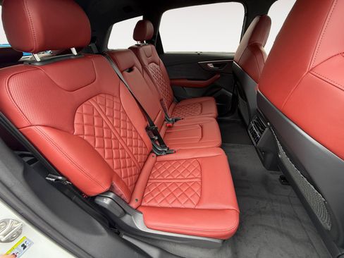 New 2026 Audi SQ7 Prestige image 18
