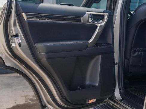 Used 2021 Lexus GX 460 Premium w/ Premium Package AWD/4WD image 27