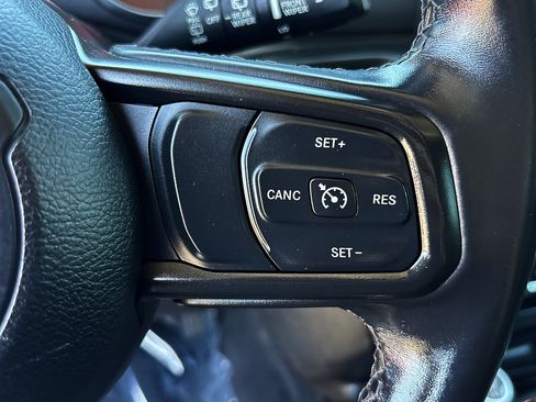 Used 2022 Jeep Wrangler Sport AWD/4WD image 14