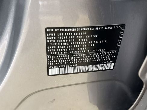 Used 2022 Volkswagen Tiguan SE R-Line image 29