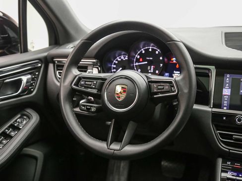 Certified 2026 Porsche Macan AWD/4WD image 19