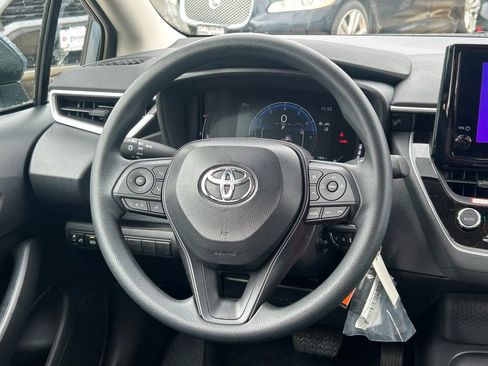 Used 2026 Toyota Corolla LE image 34