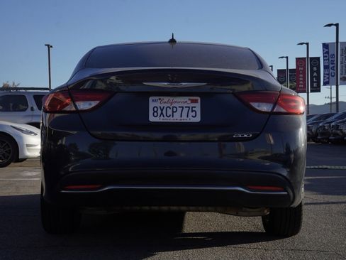 Used 2017 Chrysler 200 Limited Platinum image 5