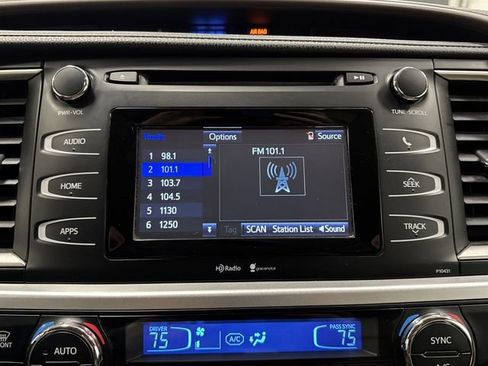 Used 2015 Toyota Highlander Plus image 16