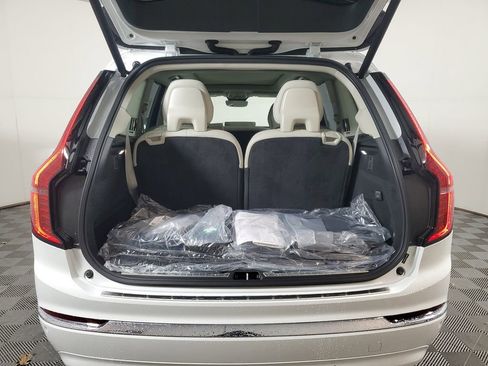 New 2026 Volvo XC90 T8 Ultra w/ Protection Package Premier AWD/4WD image 9