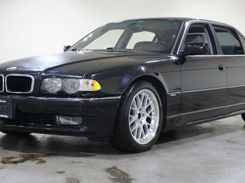 Used 2001 BMW 740iL RWD image 24