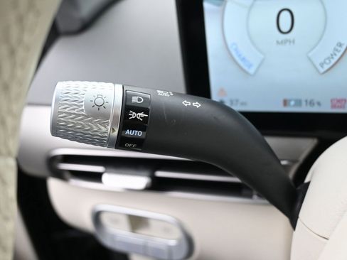 Used 2024 Genesis GV60 RWD image 21