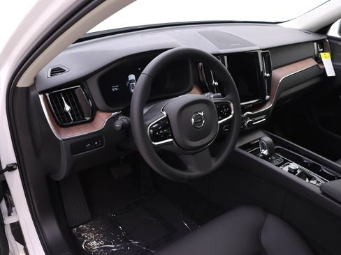 New 2024 Volvo XC60 T8 Plus w/ Protection Package Premier image 6