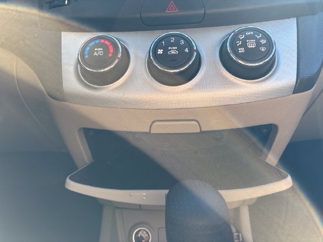 Used 2008 Hyundai Elantra Sedan FWD image 17