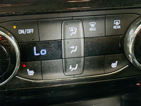 Used 2025 Chevrolet Trax ACTIV w/ Driver Confidence Package FWD image 20