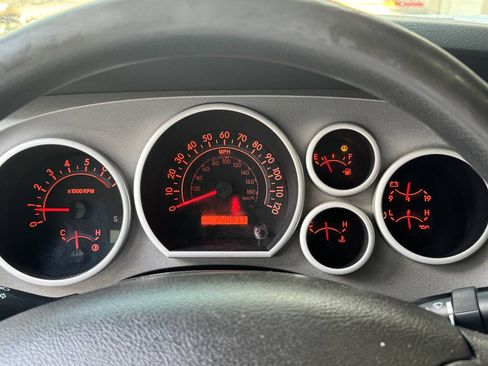 Used 2010 Toyota Tundra 4x4 CrewMax image 19
