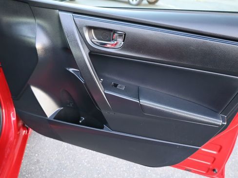 Used 2017 Toyota Corolla SE image 15