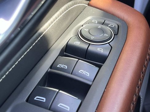 Used 2024 GMC Yukon Denali Ultimate image 21