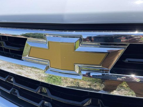 Used 2023 Chevrolet Silverado 1500 LT AWD/4WD image 5