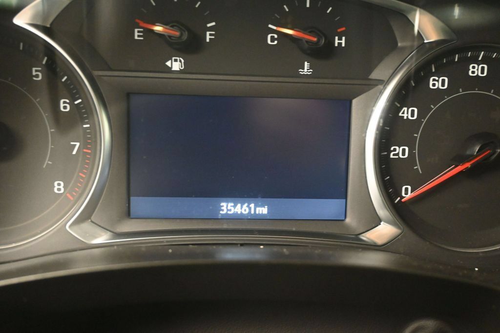 Used 2023 Chevrolet Traverse LT FWD image 11