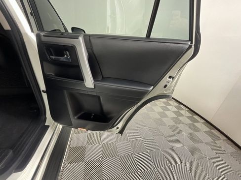 Used 2014 Toyota 4Runner Limited image 25