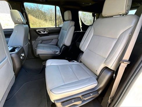 Used 2021 GMC Yukon SLT w/ SLT Luxury Plus Package image 19