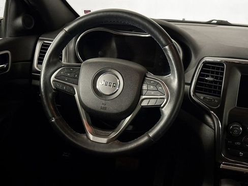 Used 2018 Jeep Grand Cherokee Laredo image 25