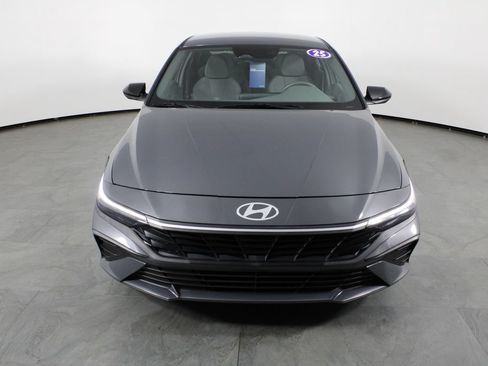 Certified 2025 Hyundai Elantra Sport FWD image 14