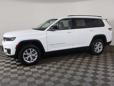 Used 2023 Jeep Grand Cherokee L Limited AWD/4WD image 19