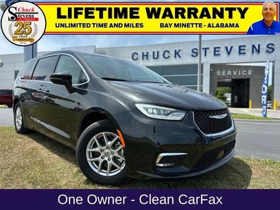 Used 2023 Chrysler Pacifica Touring-L