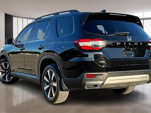 Certified 2023 Honda Pilot Elite image 4