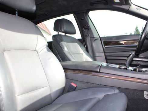 Used 2015 BMW 750Li image 19