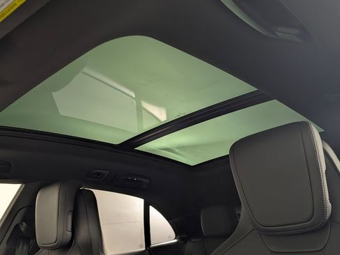 New 2026 Porsche Macan 4S Electric image 28