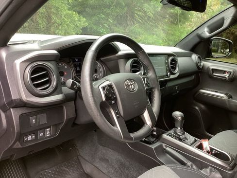 Used 2023 Toyota Tacoma TRD Off-Road AWD/4WD image 16