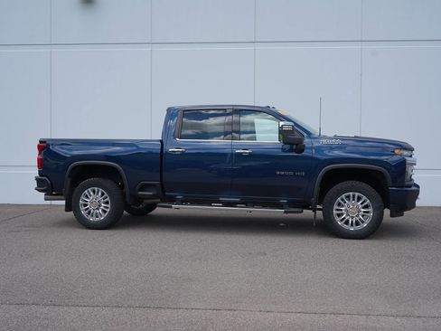 Used 2023 Chevrolet Silverado 3500 High Country w/ Z71 Off-Road Package AWD/4WD image 2