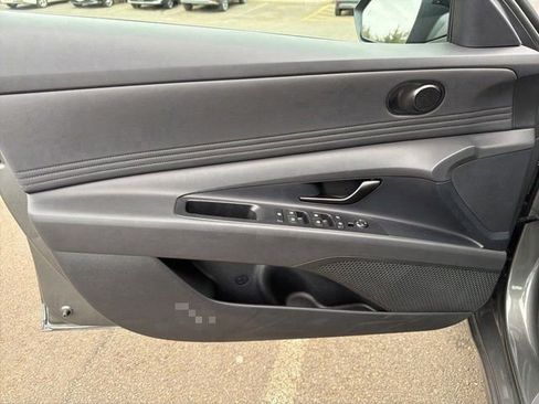 Used 2025 Hyundai Elantra Sport image 16