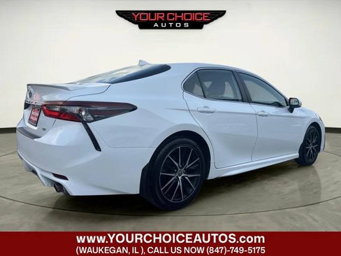 Used 2022 Toyota Camry SE FWD image 5