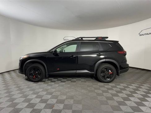 Certified 2025 Nissan Rogue SV image 5