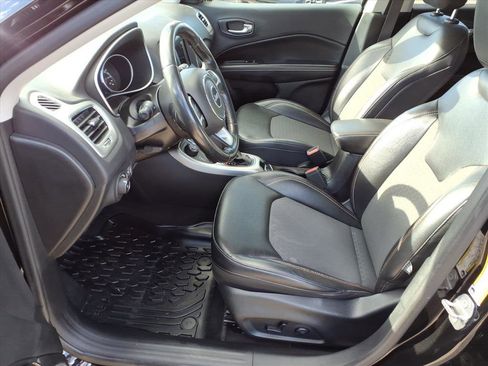 Used 2019 Jeep Compass Latitude w/ Popular Equipment Group image 11