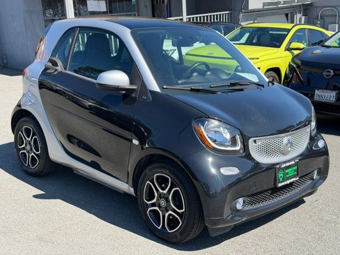 Used 2017 smart fortwo electric drive RWD image 3