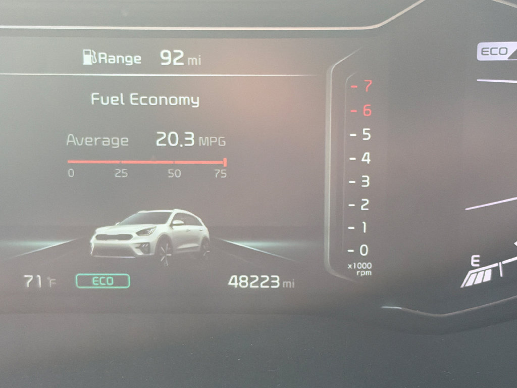 Used 2022 Kia Niro Touring Special Edition FWD image 8